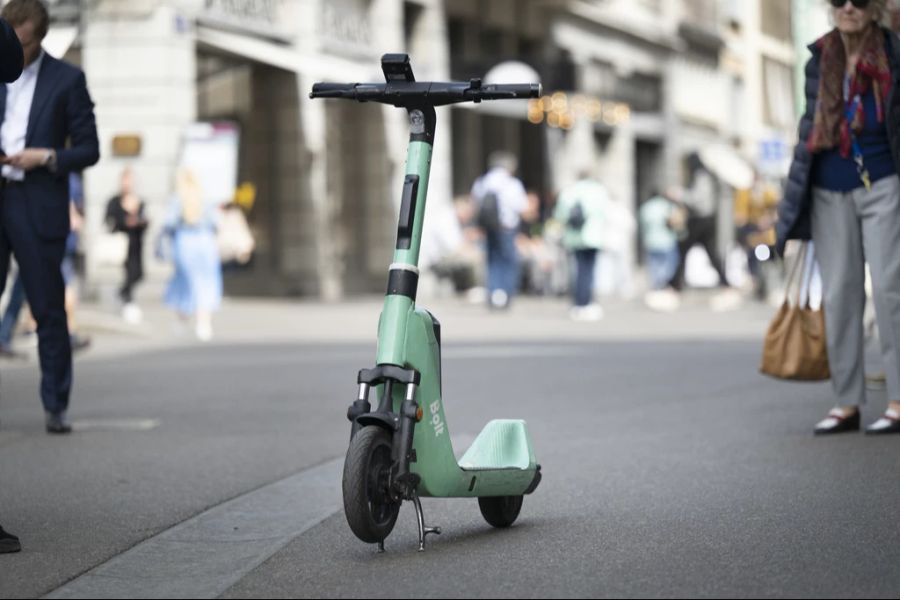 Bolt bietet unter anderem E-Scooter in Zürich an. Seit gut zwei Monaten betreibt das estnische Unternehmen in der Stadt aber auch einen Fahrdienst.