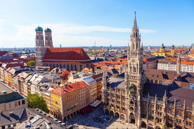 Zu einem Ausflug laden Städte wie München ein. Ausflug