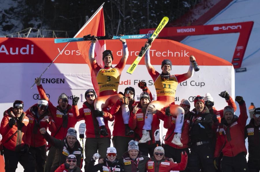 Am Freitag ging es los: Franjo von Allmen (oben links) siegt im Super-G, Stefan Rogentin (rechts) wird Dritter.