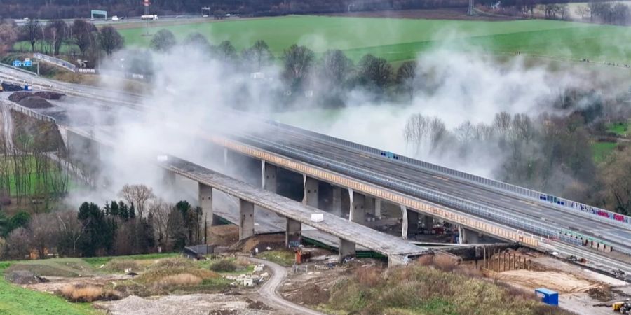 Sprengung Brücke