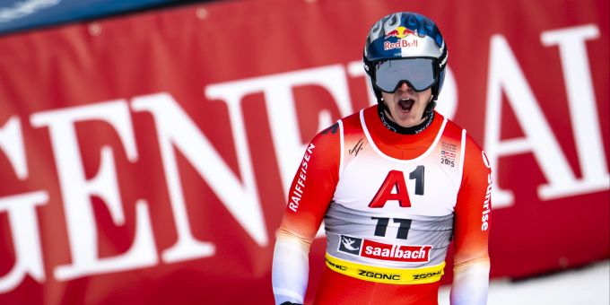 Franjo von Allmen jubelt über seine Bestzeit in der WM-Abfahrt. FRanjo von Allmen