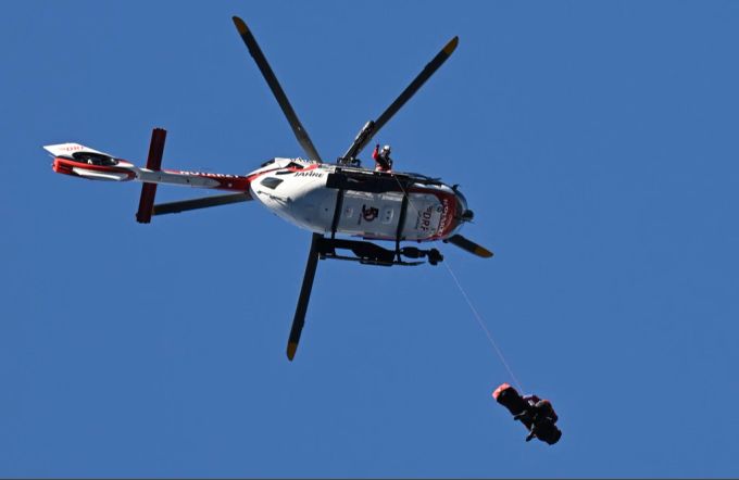 Stephanie Jenal muss mit dem Helikopter abtransportiert werde. Stephanie Jenal