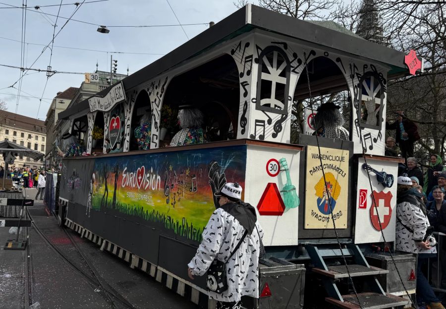 Unter den beliebtesten Sujets der diesjährigen Basler Fasnacht findet sich wenig überraschend der ESC.