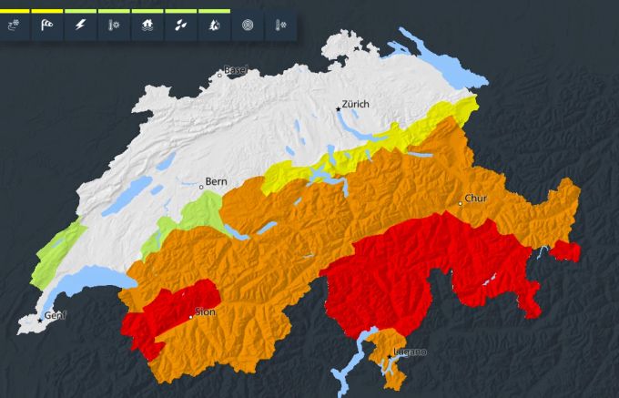 In den Alpen herrscht nach dem vielen Neuschnee erhebliche Lawinengefahr. Lawinengefahr