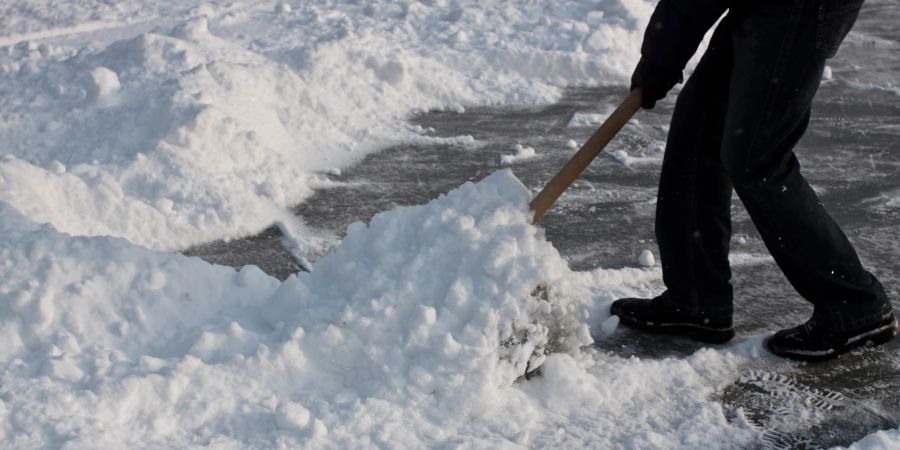 Riehen Schnee räumen