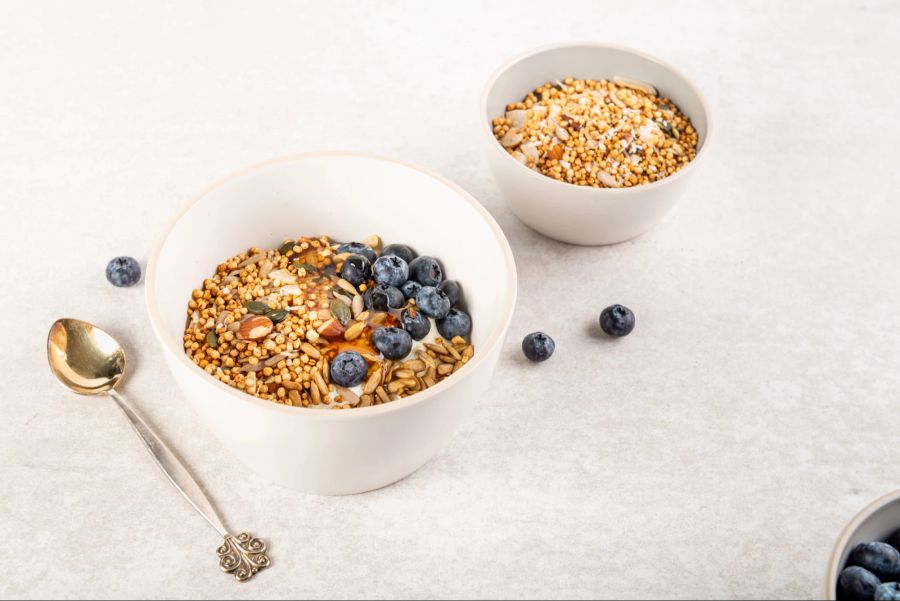 Quinoa-Flocken sorgen für den ultimativen Knuspereffekt.