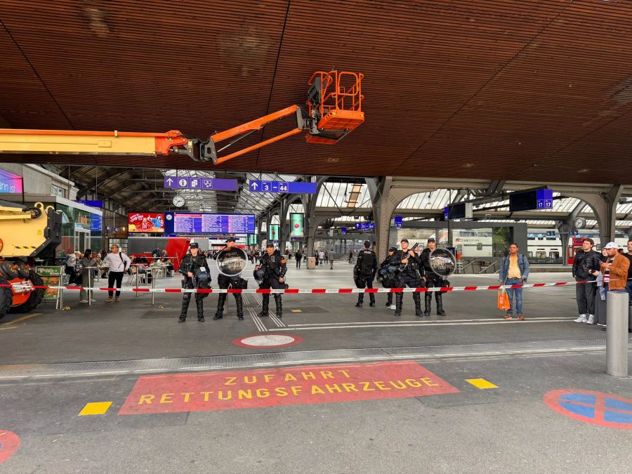 Aufgrund der Demo wurde sogar der Zürcher Hauptbahnhof abgeriegelt.