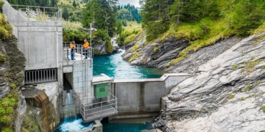 Nach dem Probebetrieb ist das Wasserkraftwerk am Sousbach im Lauterbrunnental am Freitag offiziell eingeweiht worden.