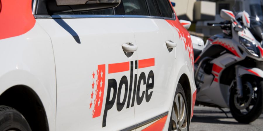 Die Walliser Behörden warnten wegen einem Brand in Savièse vor starkem Rauch. (Archivbild)
