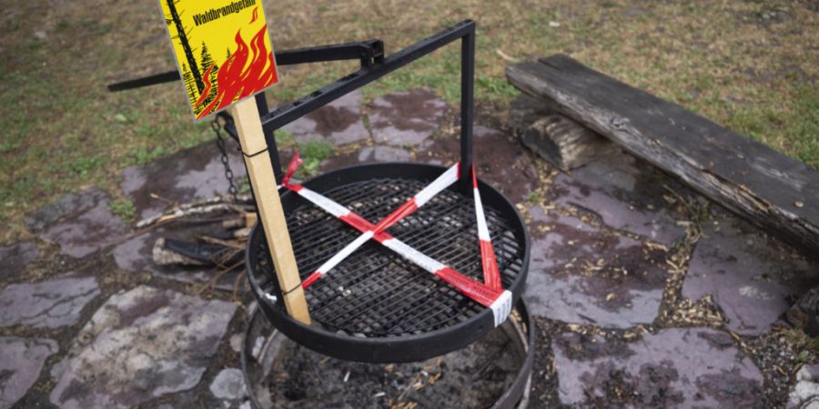 Die Schweizer Kantone gehen mit ihren Feuerverboten unterschiedlich weit. (Archivbild)