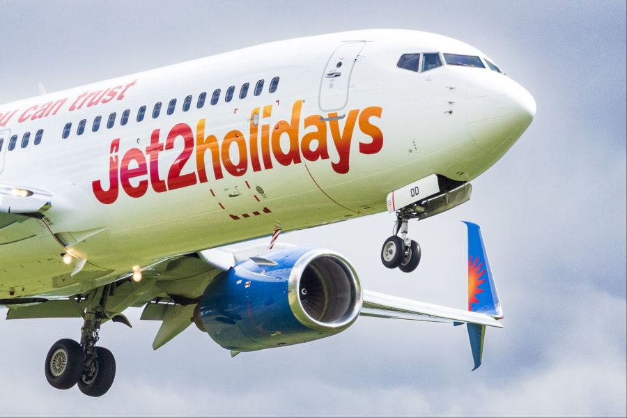 Ein Brite pöbelte in einem Jet2-Flieger in Manchester herum.