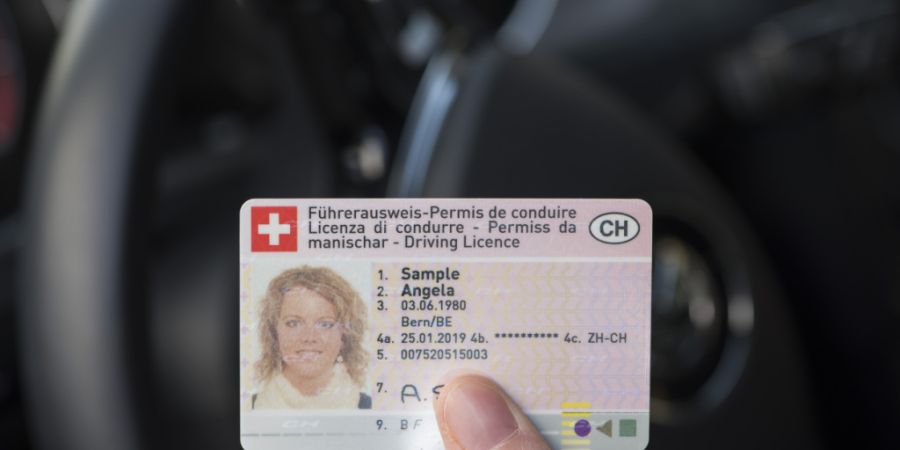 Schon bald kann man in der Schweiz diesen Ausweis auch elektronisch vorzeigen.