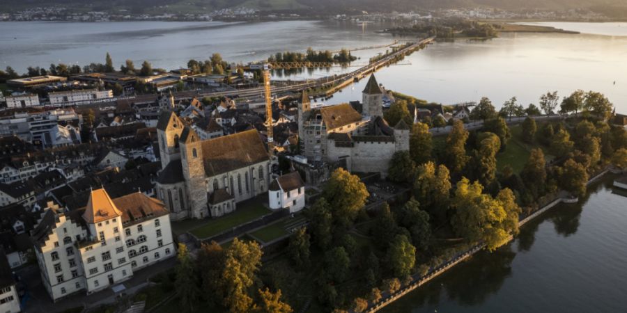 Die Stadt Rapperswil soll einen Tunnel erhalten. Die Stimmbevölkerung stellte sich am Sonntag hinter einen Kredit, dank dem die Ausgestaltung der Flächen oberhalb des geplanten Tunnel...