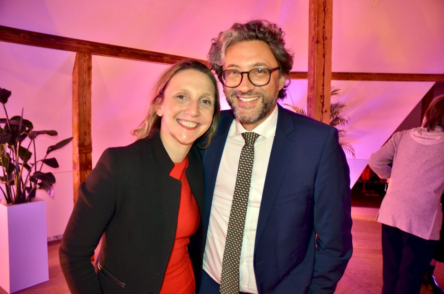 Genuss trifft Glamour: Gastrojournalist, Autor und Hoteltester Andrin Willi mit Aurélie Madé. Willi verantwortet unter anderem das «Andrin Willi Hotelrating Schweiz».