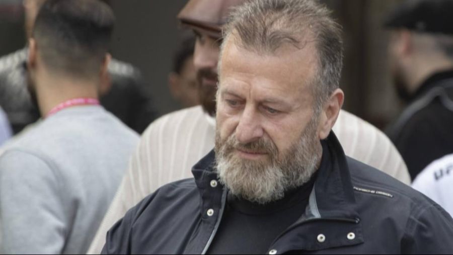 Der Berliner Clan-Chef Issa Remmo hat einen Streit mit dem Linken-Politiker Ferat Koçak.