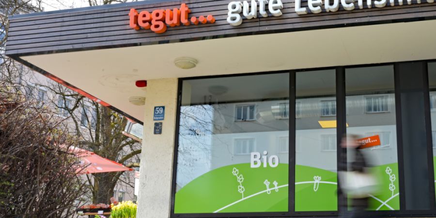 Migros Zürich kann nicht wie geplant, Teegut-Filialen an Edeka abtreten. Bei 24 Märkten hat das deutsche Bundeskartellamt eine Absage erteilt. Nun sucht Migros neue Käufer für diese...
