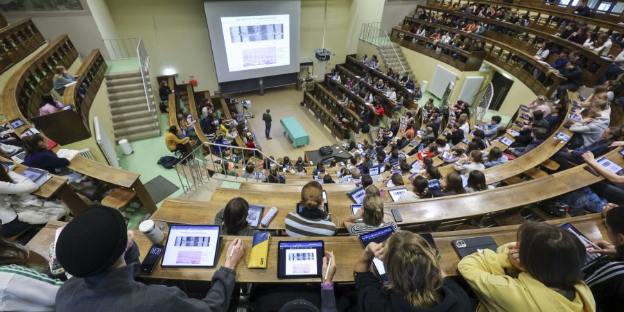 Studierende Hörsaal