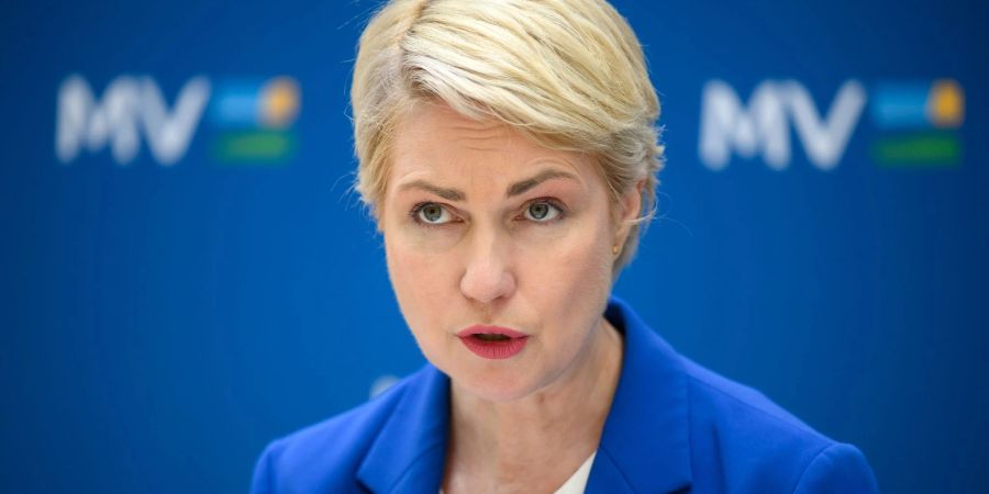 Da der Bundespräsident im Urlaub ist, hat Bundesratspräsidentin Manuela Schwesig das Cannabis-Gesetz unterzeichnet.