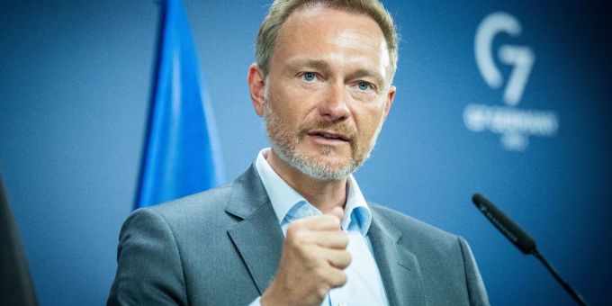 In der Ampel wird über eine mögliche Übergewinnsteuer diskutiert. Finanzminister Lindner hält nichts von der Massnahme. In der Ampel wird über eine mögliche Übergewinnsteuer diskutiert. Finanzminister Lindner hält nichts von der Massnahme.