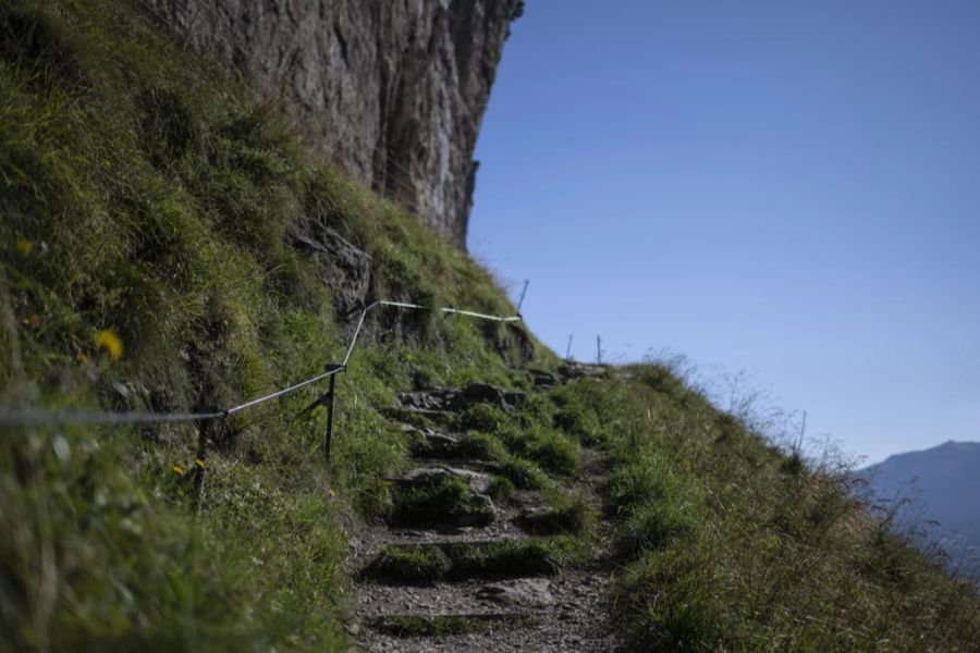 Denn der Weg ist steil und nur für geübte Wanderer mit richtiger Ausrüstung empfohlen.