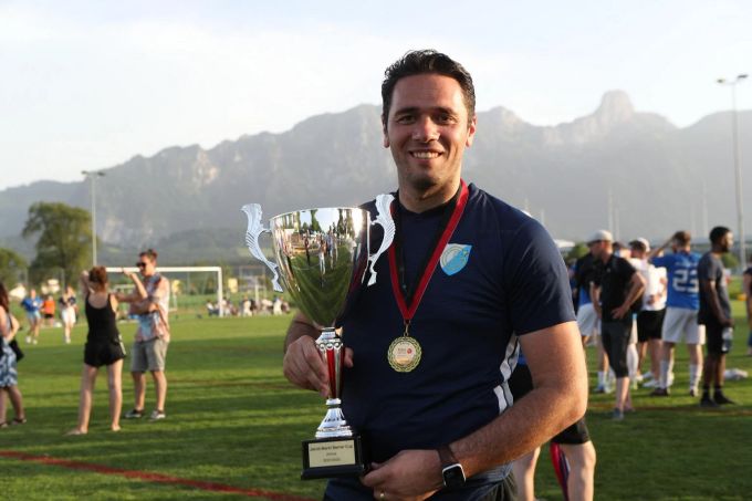 Egzon Tishuku ist Trainer des FC Goldstern. Mit dem Drittligisten gewinnt er vergangene Saison den Berner Cup. FC Goldstern Egzon Tishuku