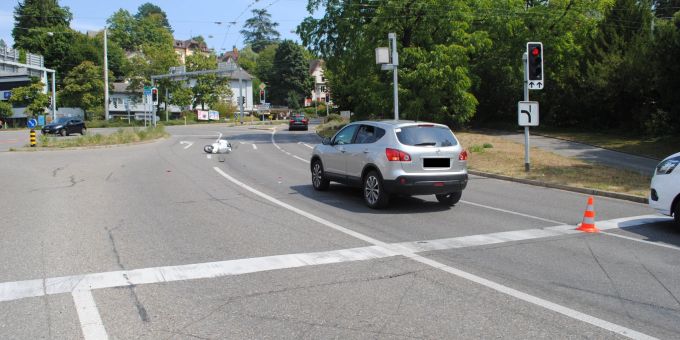 Schaffhausen: Verkehrsunfall fordert eine verletzte Person Schaffhausen: Verkehrsunfall fordert eine verletzte Person
