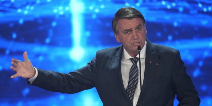 Jair Bolsonaro beleidigte eine Journalistin während der ersten TV-Debatte sexistisch. Jair Bolsonaro