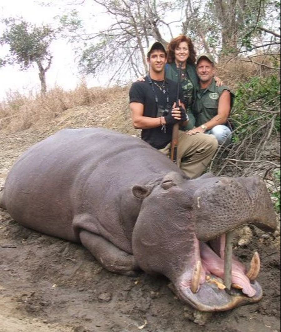 2016 ging er mit seiner Frau in Sambia auf Safari. Sie kam nicht zurück. Er wurde nun wegen Mordes angeklagt und schuldig gesprochen.