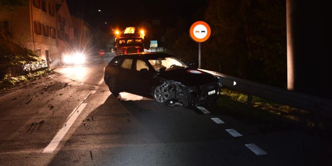 Laax: Fahrunfähig Selbstunfall verursacht