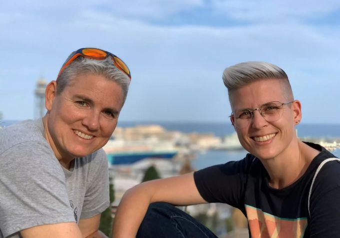 Die Inhaberinnen der Konzertagentur «kathamusic»: Martina Fischer (l) und Katharïna Pippilotta Langstrumpf. Kathamusic