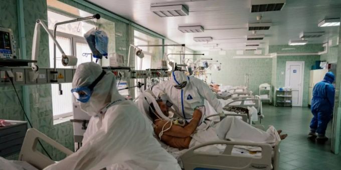 Corona-Station in Moskauer Krankenhaus Flächenbrand