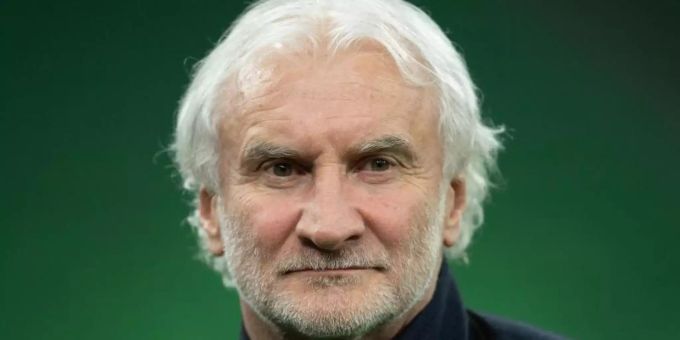 Hofft, dass die Geisterspiele bald Geschichte sind: Leverkusen-Sportdirektor Rudi Völler. Foto: Marius Becker/dpa Hofft, dass die Geisterspiele bald Geschichte sind: Leverkusen-Sportdirektor Rudi Völler. Foto: Marius Becker/dpa