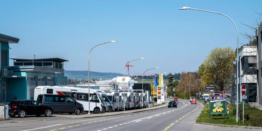 Die Bernstrasse in Richtung Heimberg.