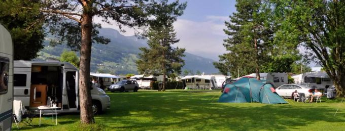 Der Campingplatz Urmiberg in Brunnen SZ. Camping Brunnen