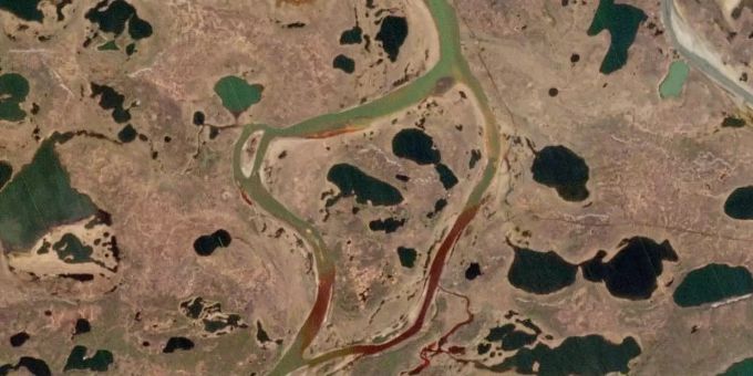 Das Satellitenbild zeigt ein Öl-Leck in der Nähe der sibirischen Stadt Norilsk, rund 21 000 Tonnen Diesel sind dadurch bereits in die Natur gelangt und unter anderem in den Fluss Ambarnaja geströmt. Foto: Planet Labs Inc./dpa Das Satellitenbild zeigt ein Öl-Leck in der Nähe der sibirischen Stadt Norilsk, rund 21 000 Tonnen Diesel sind dadurch bereits in die Natur gelangt und unter anderem in den Fluss Ambarnaja geströmt. Foto: Planet Labs Inc./dpa
