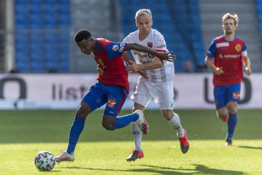 Ramires (vorne) vom FC Basel ist 19 Jahre jung.