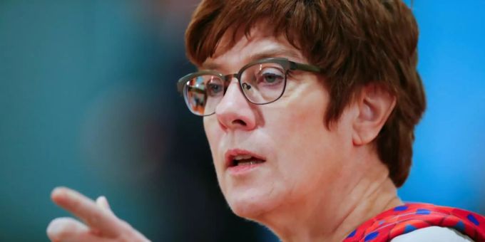 Verteidigungsministerin Annegret Kramp-Karrenbauer Verteidigungsministerin Annegret Kramp-Karrenbauer