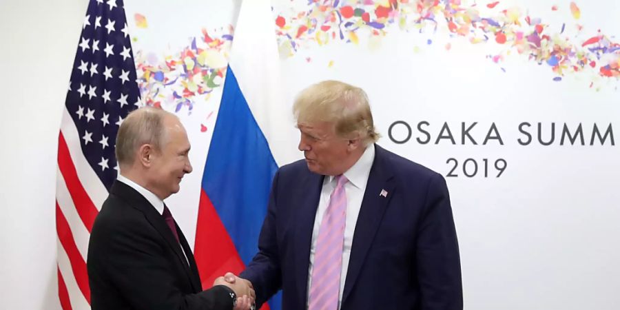 Berichte über die Anstiftung Russlands zur Tötung von US-Soldaten in Afghanistan dürften zwischen dem Russischen Präsidenten Wladimir Putin (links) und US-Präsident Donald Trump für Misstöne sorgen. (Archivbild)