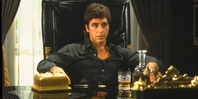 Al Pacino in der Rolle des kubanischen Migranten Tony Montana, der in den USA zum Drogenboss aufsteigt. Scarface