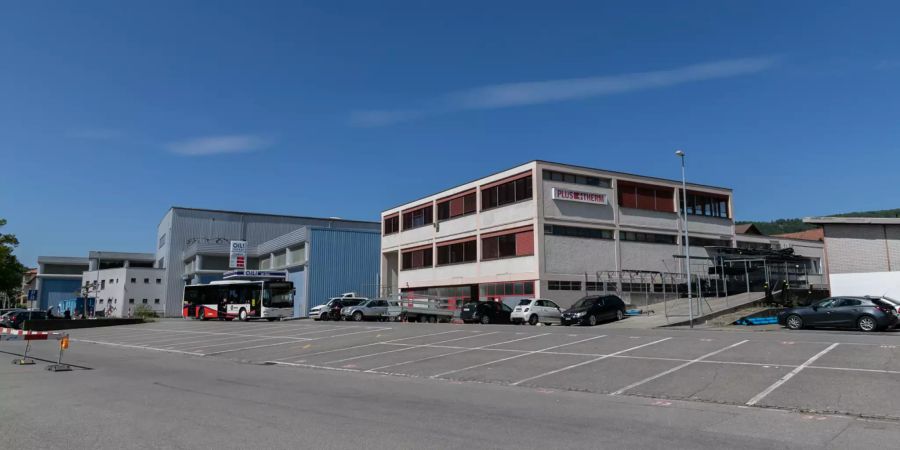 Industrie beim Bahnhof in Wettingen.