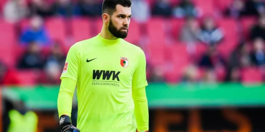 Will um seinen Stammplatz im Tor beim FC Augsburg wieder zurückerobern: Tomas Koubek. Foto: Tom Weller/dpa