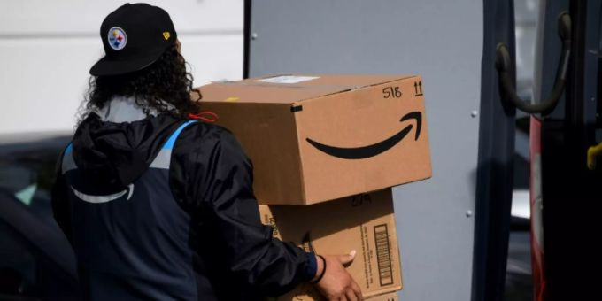 Amazon-Mitarbeiter in Kalifornien Amazon-Mitarbeiter in Kalifornien