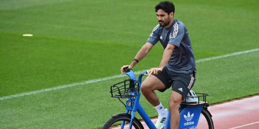 Der Einsatz von Ilkay Gündogan gegen England ist sehr fraglich. Foto: Federico Gambarini/dpa
