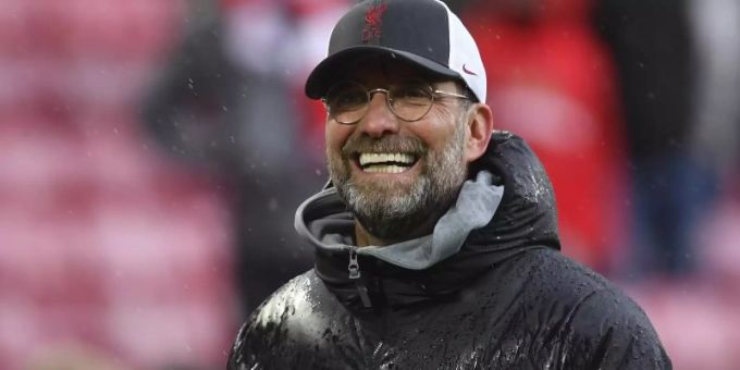 Jürgen Klopp findet lobende Worte für Mainz-Trainer Svensson. Foto: Paul Ellis/Pool AFP/dpa Jürgen Klopp findet lobende Worte für Mainz-Trainer Svensson. Foto: Paul Ellis/Pool AFP/dpa