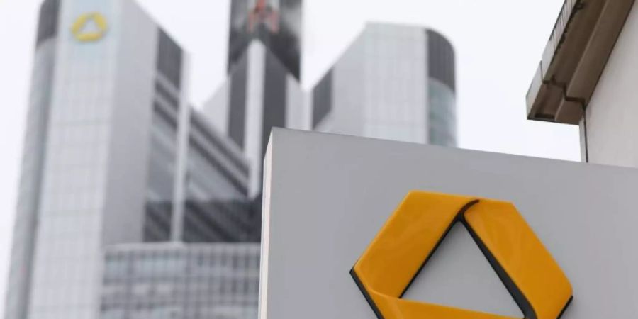 Bei der Commerzbank, dessen grösster Anteilseigner seit der Finanzkrise der deutsche Staat ist, laufen seit Monaten Diskussionen über zusätzliche Einsparungen. Foto: Arne Dedert/dpa