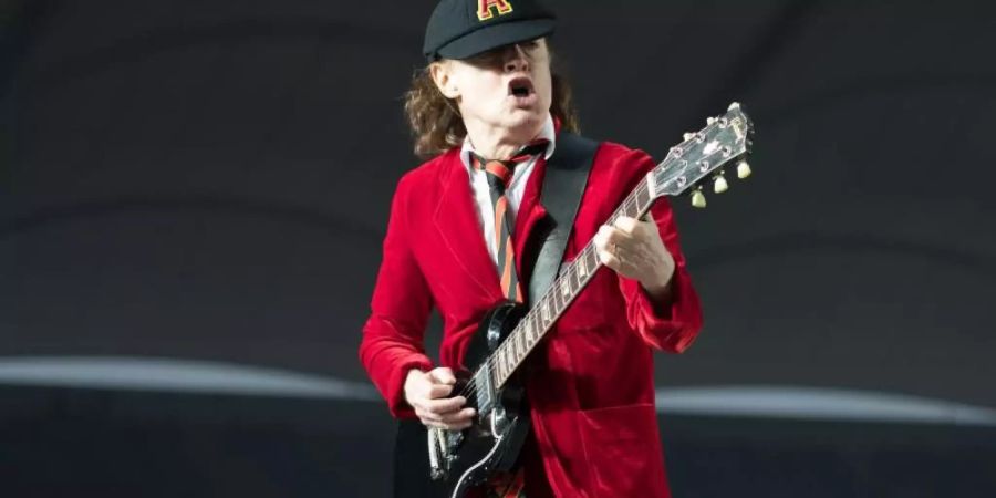 Angus Young und AC/DC haben mit «Power Up» einen Volltreffer gelandet. Foto: Axel Heimken/dpa