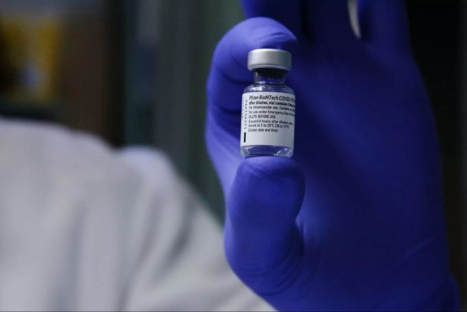 Das Vakzin von Biontech/Pfizer wurde von der Schweiz als erster Impfstoff gegen das Coronavirus zugelassen. biontech/pfizer