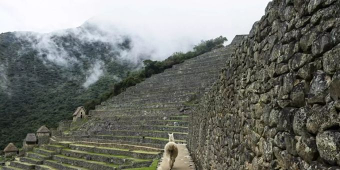 Die im 15. Jahrhundert erbaute Inkastadt Machu Picchu Die im 15. Jahrhundert erbaute Inkastadt Machu Picchu
