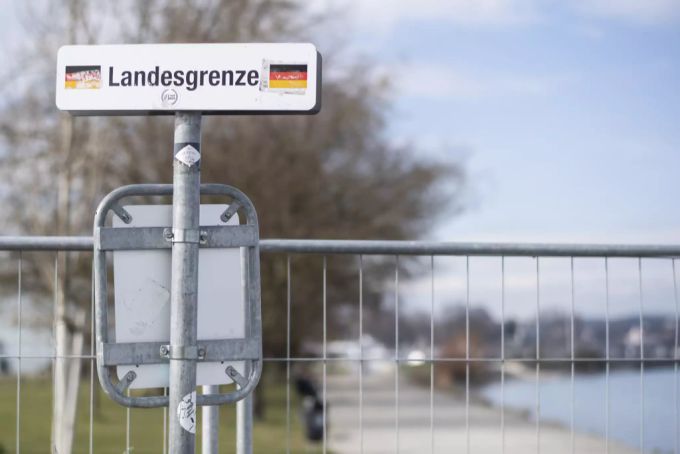 Im Sommer wurde die Grenze zu Deutschland in Kreuzlingen vorübergehend geschlossen. Deutschland kreuzlingen grenze coronavirus