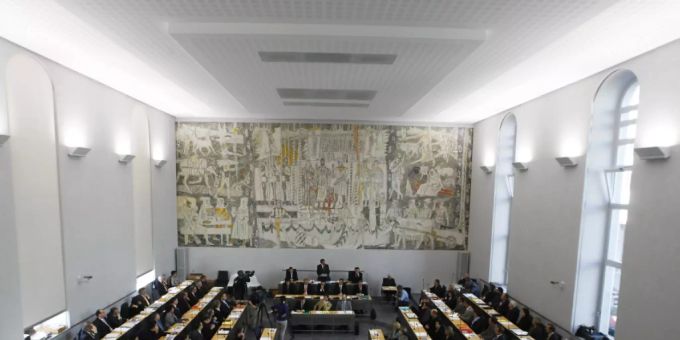 Die Bündner Stimmberechtigten entscheiden zum neunten Mal an der Urne über die Einführung der Verhältniswahl (Proporz) zur Besetzung der 120 Sitze im Grossen Rat. Die Bündner Stimmberechtigten entscheiden zum neunten Mal an der Urne über die Einführung der Verhältniswahl (Proporz) zur Besetzung der 120 Sitze im Grossen Rat.